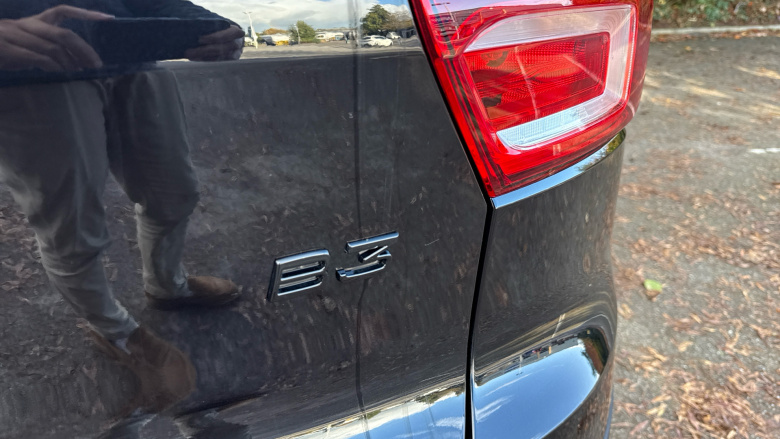 Volvo XC40 2.0 B3P Plus Black Edition 5dr Auto Petrol Estate